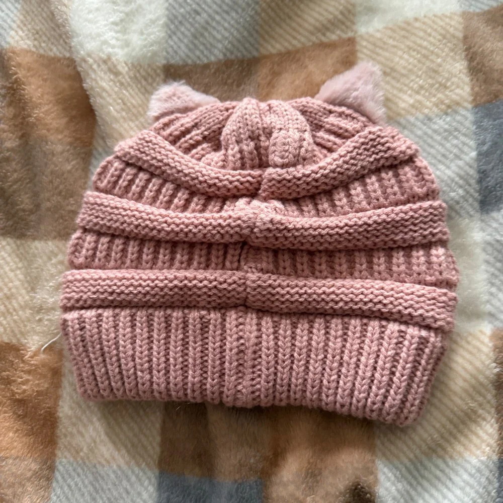 DAVID and YOUNG Girls Pink Knit Beanie Cat Ears Outdoor Winter Snow School‎